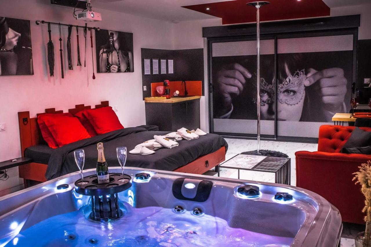 Loveroom Very Good Trip Chambre Avec Jacuzzi Privatif Staple Exterior foto